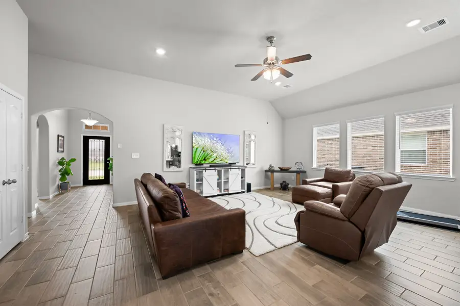 14127 Little River Drive, Baytown, TX 77523 - Image #2