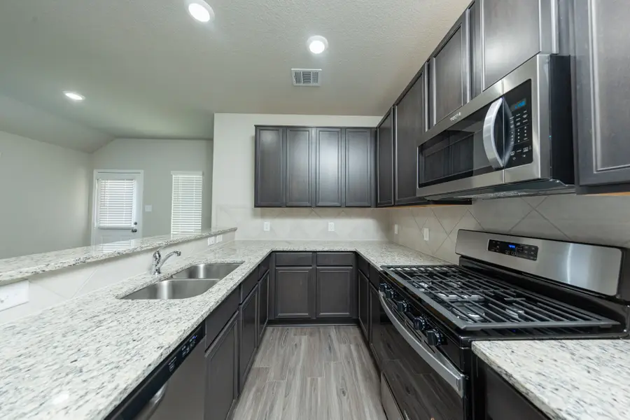 3062 Nickell Back Drive, Conroe, TX 77301 - Image #2