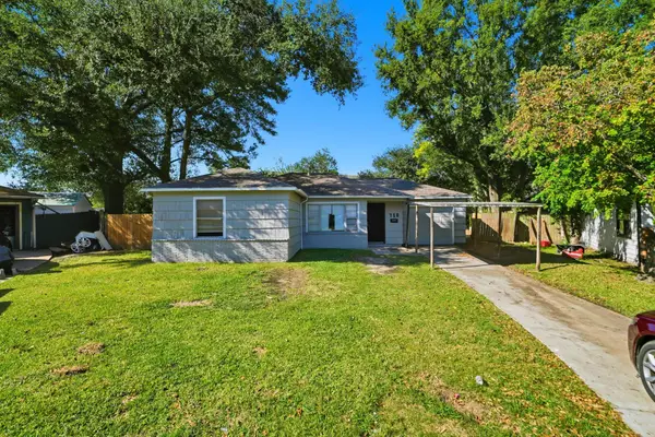 710 Canary Circle, Pasadena, TX 77502