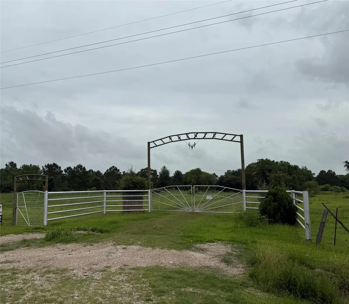 4374 Belton Lane Lane, Anahuac, TX 77514 - #1