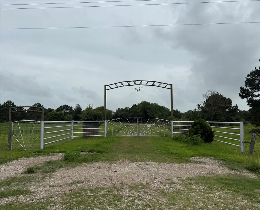 4374 Belton Lane Lane, Anahuac, TX 77514 - #2