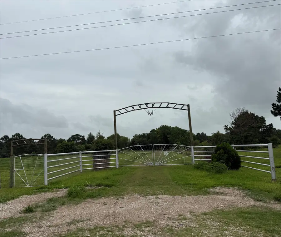 4374 Belton Lane Lane, Anahuac, TX 77514 - #3