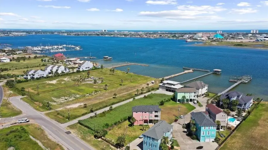 1010 Lillian Lane, Galveston, TX 77554 - #2