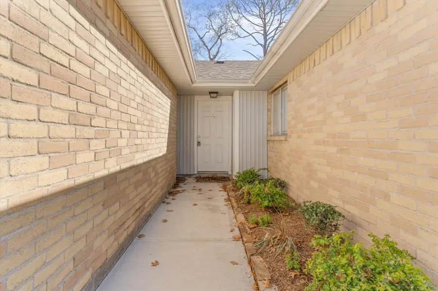 1111 W Belgravia Drive, Pearland, TX 77584 - Image #3