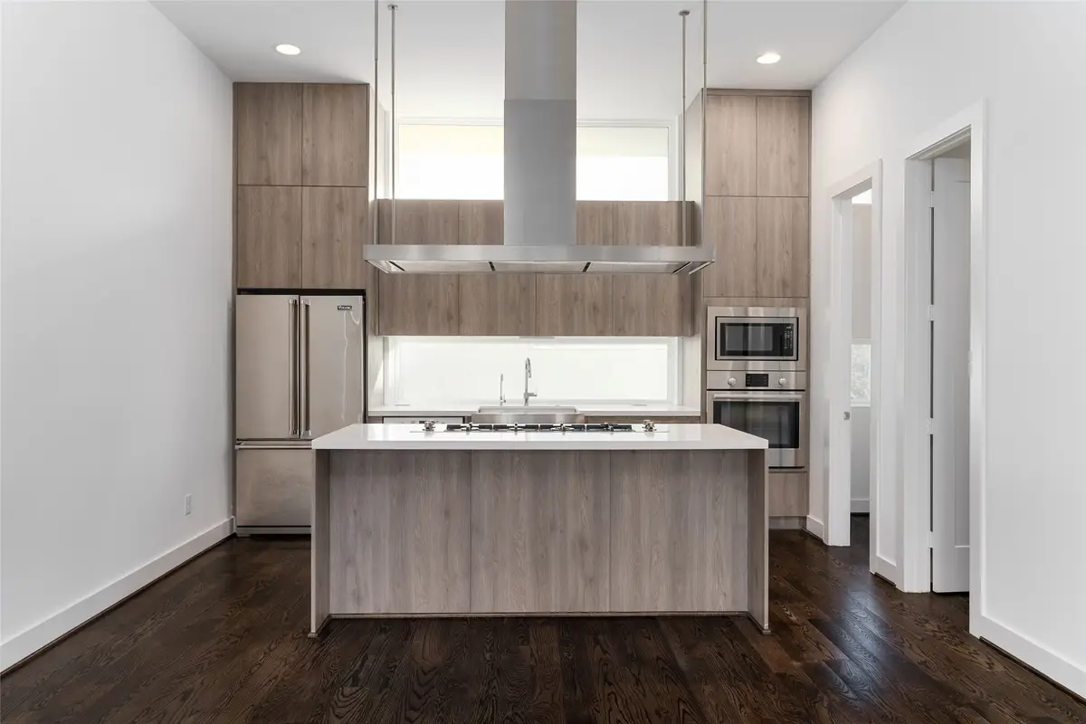 5857 E Post Oak Lane, Houston, TX 77055 - Image #1