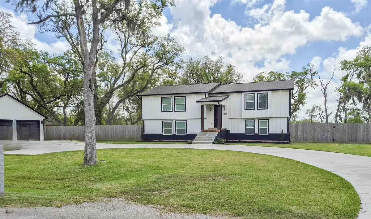 253 County Road 840, Angleton, TX 77515 - #1