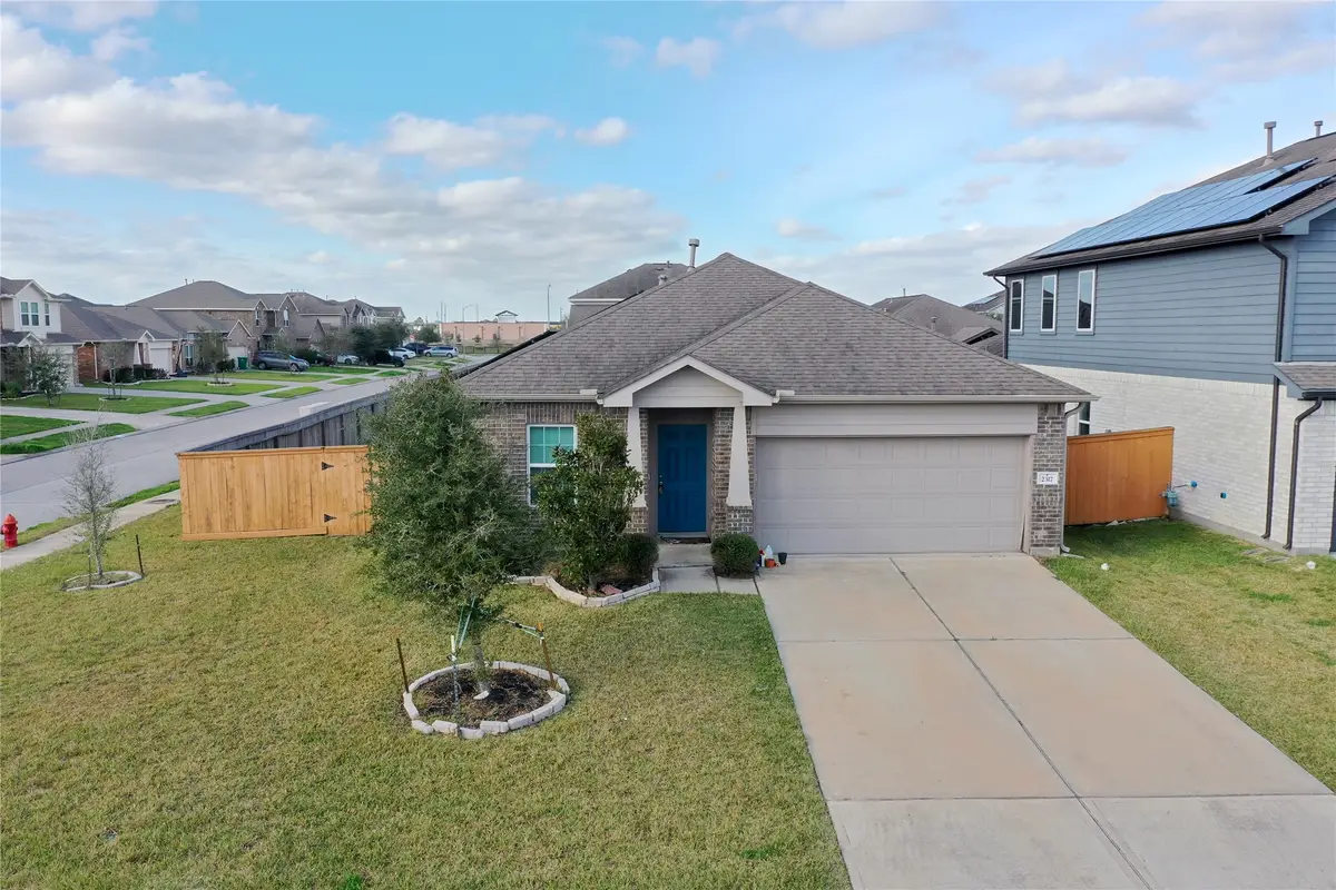 2317 Thunderbolt Peak Drive, Rosharon, TX 77583 - #1