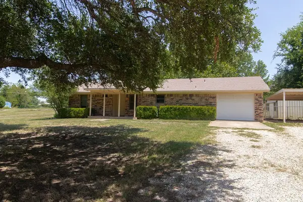 828 Armadillo Drive, Lorena, TX 76655