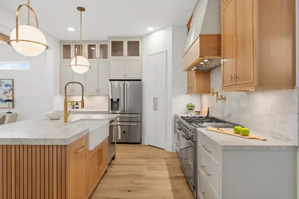 710 Waverly Street #D, Houston, TX 77007