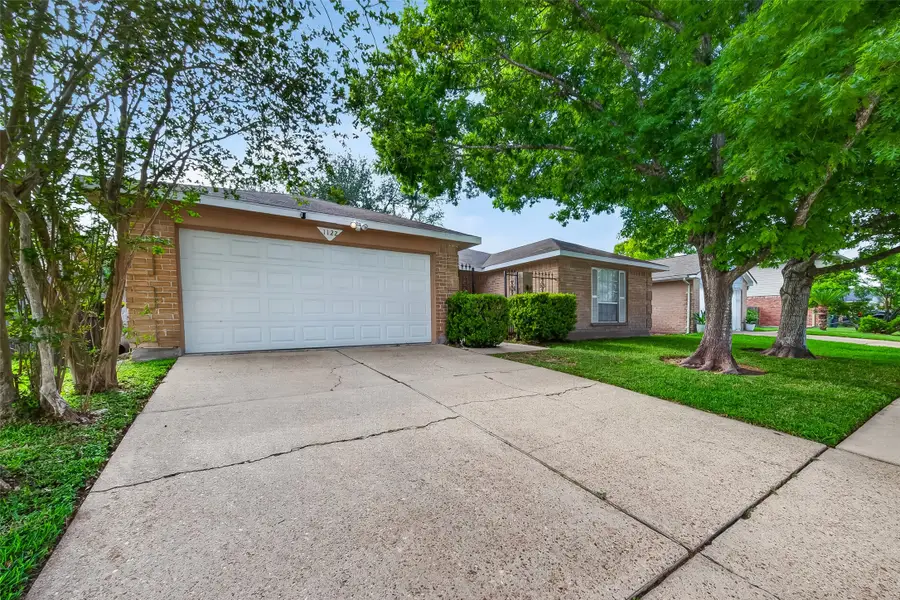 1122 Woodbridge Avenue, Pearland, TX 77584 - #3