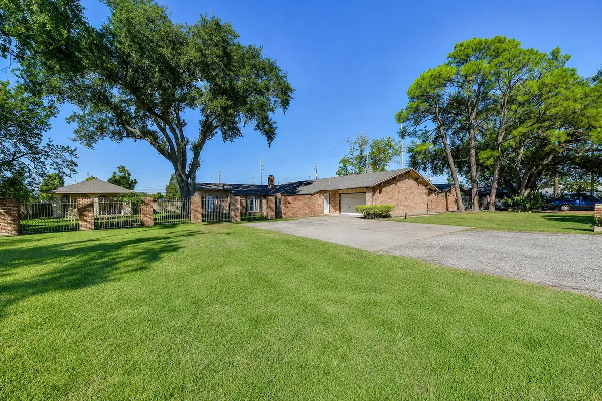 312 S 15th Street, La Porte, TX 77571 - #1
