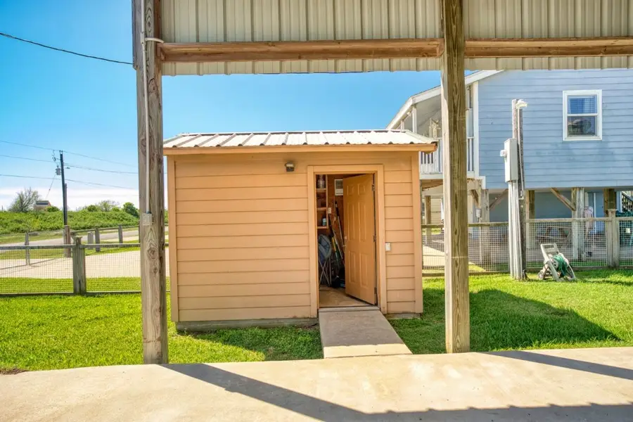 996 County Road 204, Sargent, TX 77414 - #2