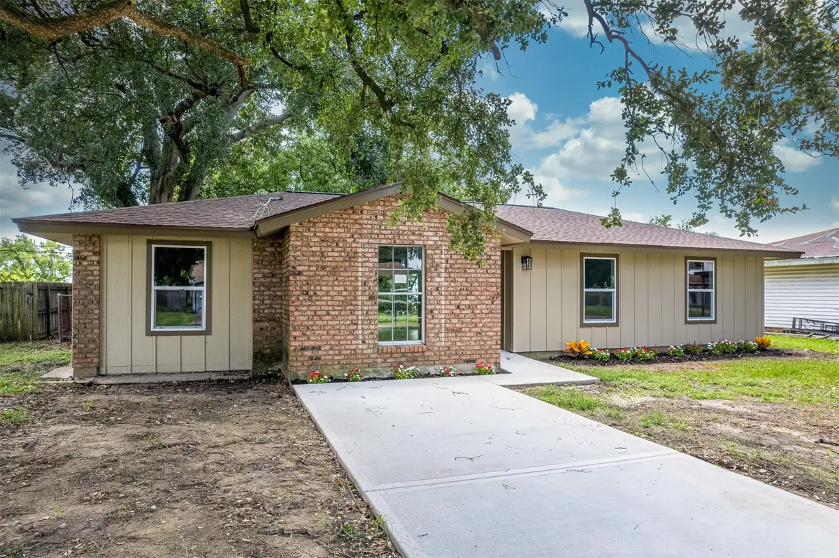 2915 Avenue O, Nederland, TX 77627 - #1