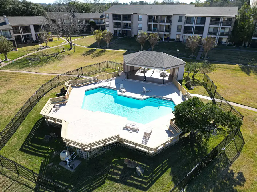 209 Lakeview Terrace #D, Conroe, TX 77356 - Image #2