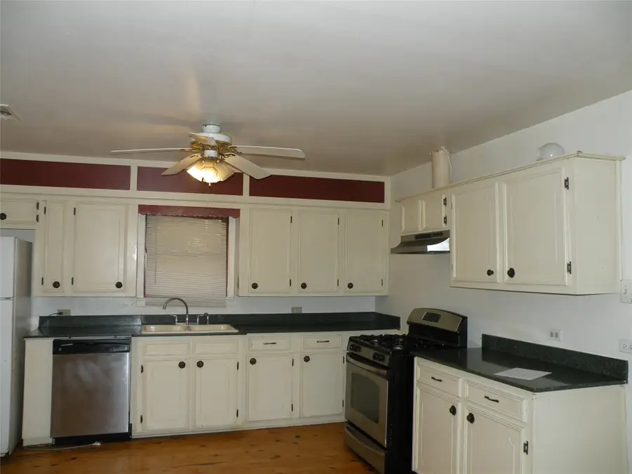 1015 Pear Drive, Huntsville, TX 77320 - #3