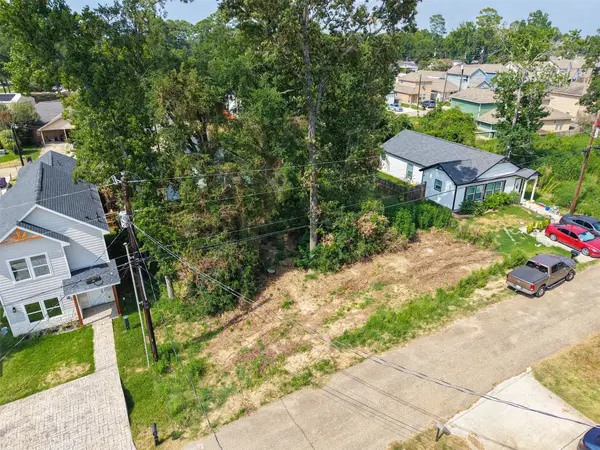 16708 E Ivanhoe, Montgomery, TX 77316