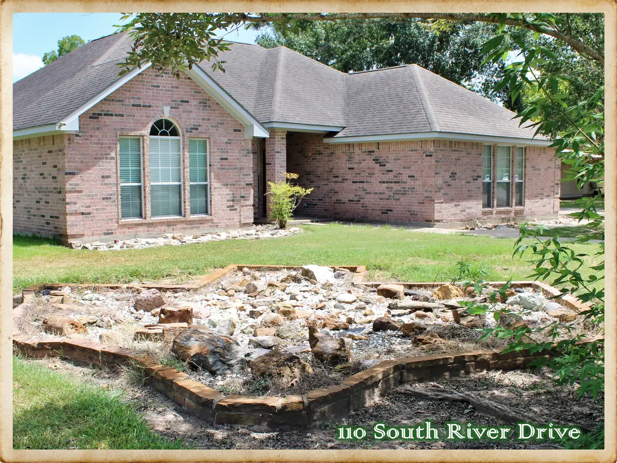 110 S River Drive, Columbus, TX 78934 - #1