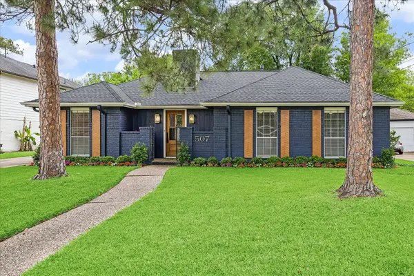 507 Blue Willow Drive, Houston, TX 77042