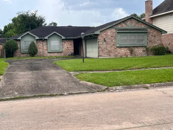7931 Southmeadow Drive, Houston, TX 77071