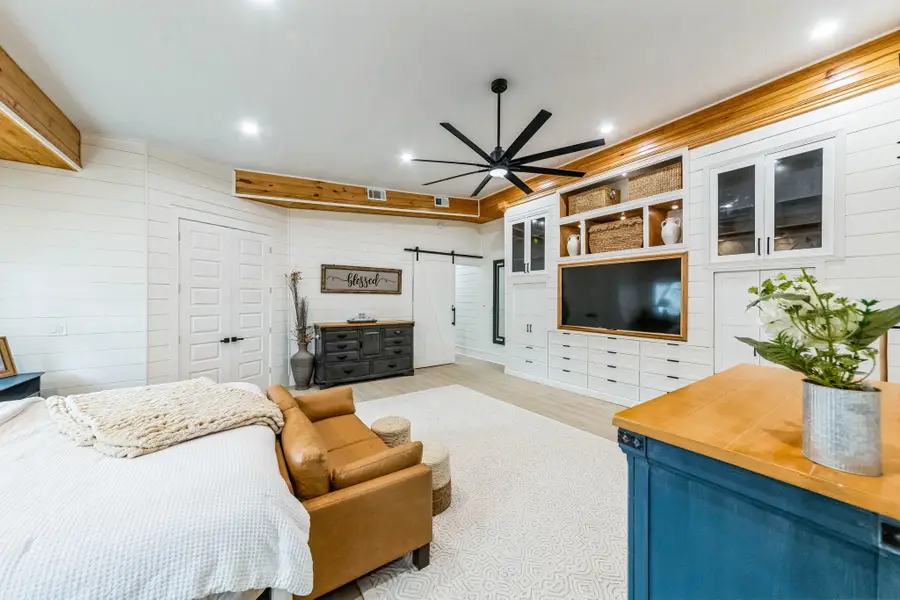 209 Horse Shoe Trail, Angleton, TX 77515 - Image #3