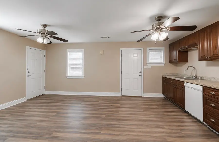 1021 Baker Street, Fort Worth, TX 76104 - #3