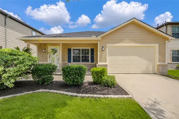 902 Eagles Glide Drive, Houston, TX 77090