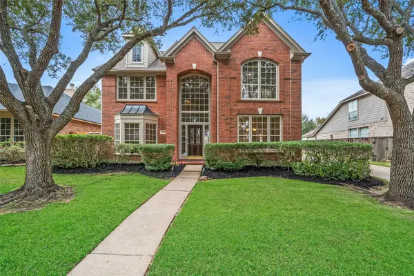 1123 Summer Brook, Sugar Land, TX 77479