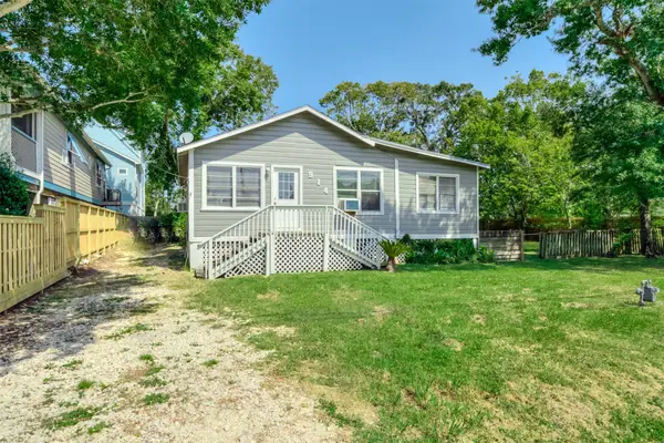 914 Hawthorne, Clear Lake Shores, TX 77565