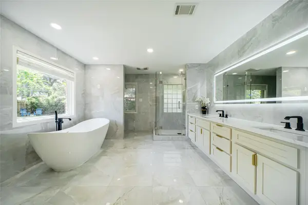 10131 Whiteside Lane, Houston, TX 77043