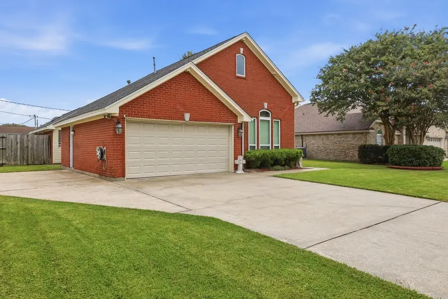 2401 Postoak Lane, Groves, TX 77619 - #3