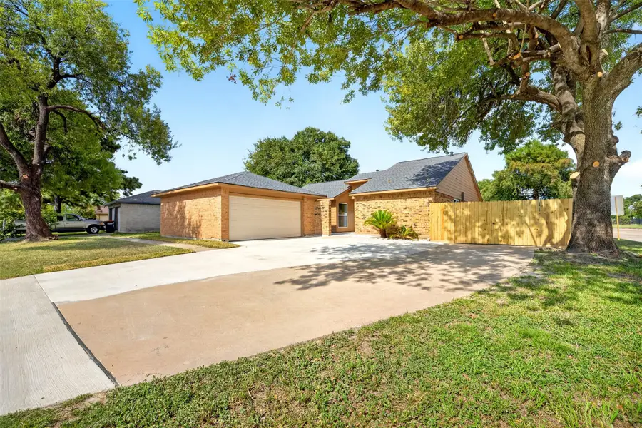 8702 Parkway Forest Drive, Houston, TX 77044 - #2