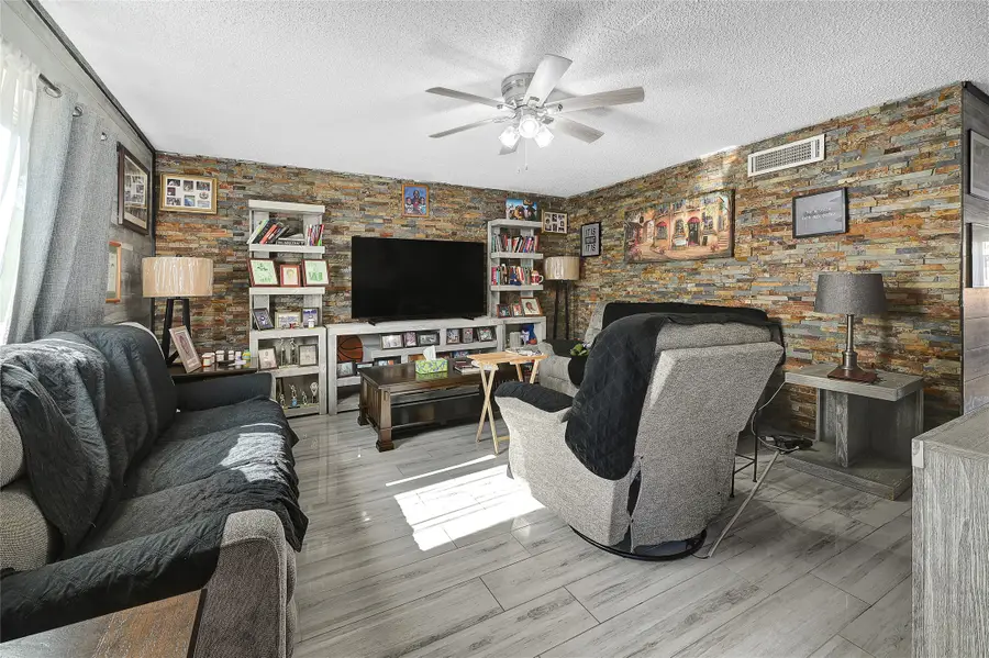 7911 Kendalia Drive, Houston, TX 77036 - Image #2