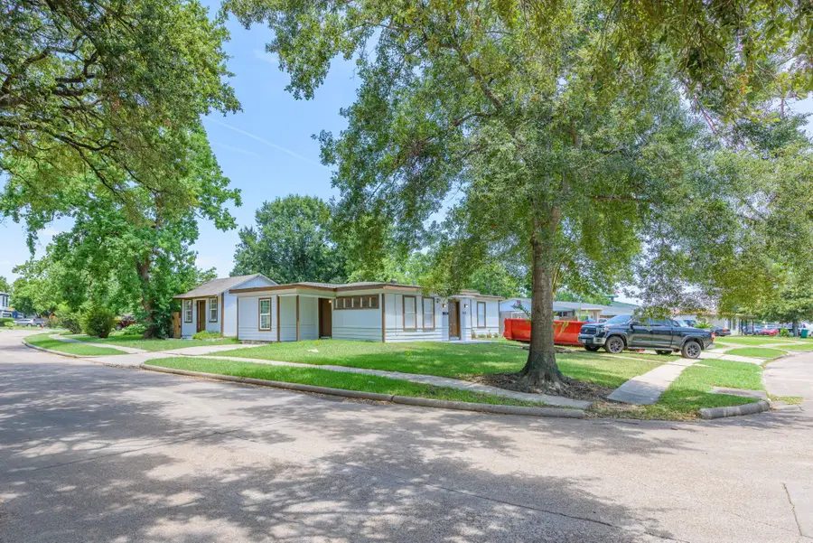 1012 W Hart Avenue, Pasadena, TX 77506 - #3