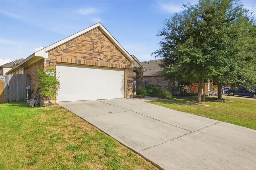 8338 Broadleaf Avenue, Baytown, TX 77521 - #2