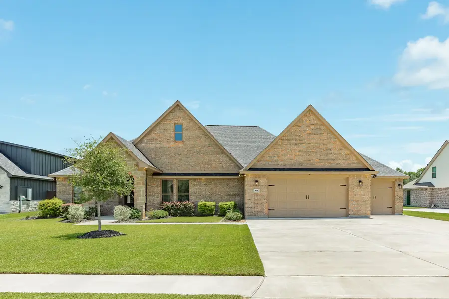 838 Oak Ridge Drive, Angleton, TX 77515 - #2