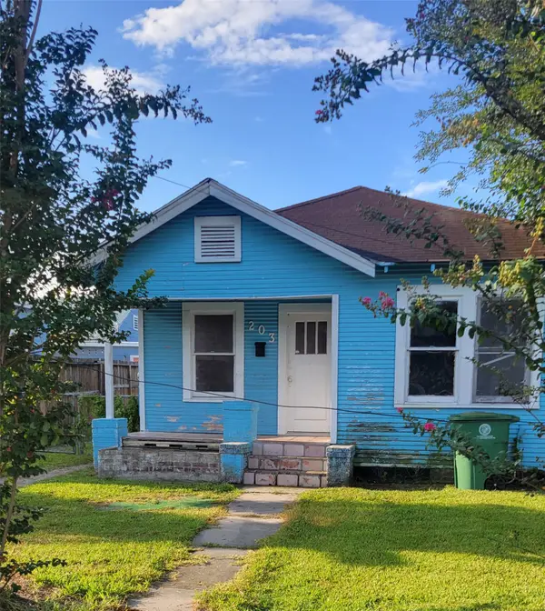 203 Coronado Street, Houston, TX 77009