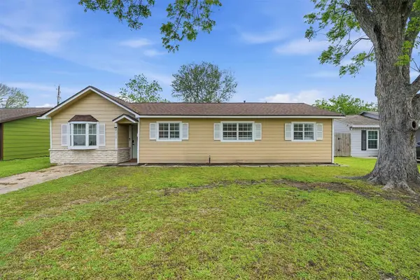 2117 Estate Drive, Deer Park, TX 77536