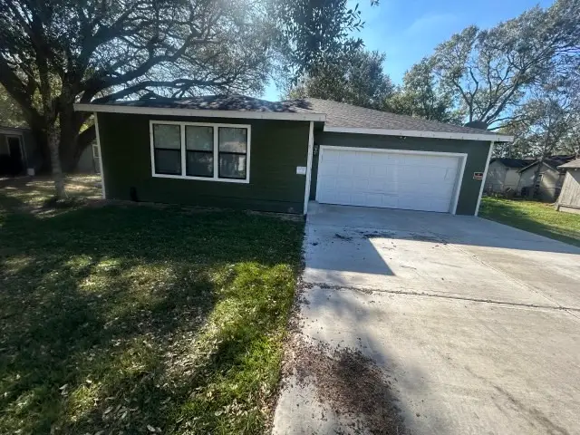 807 Erin Street, El Campo, TX 77437 - Image #1