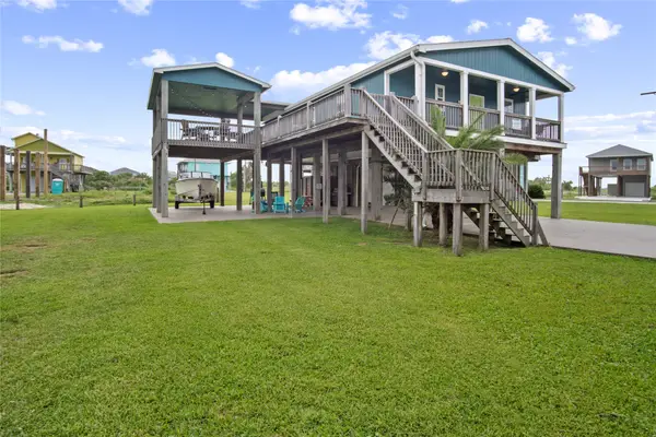 983 Driftwood Drive, Crystal Beach, TX 77650