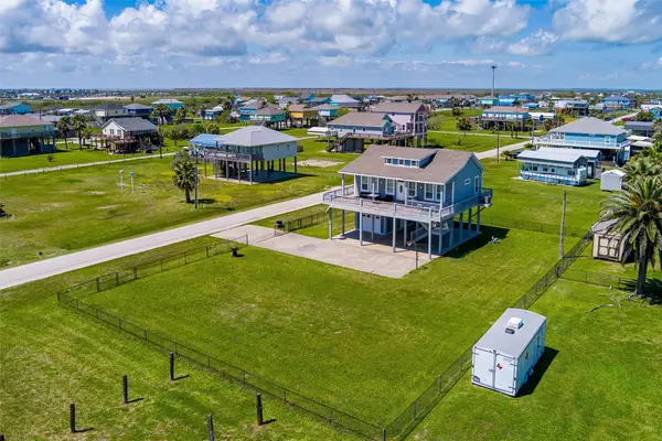 872 O Neil Road, Crystal Beach, TX 77650