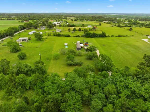 122 Wire Road, Huntsville, TX 77320
