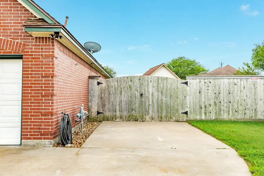 115 Warbler Ct, Richwood, TX 77531 - #3