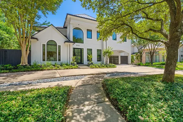 3703 Wroxton Road, West University Place, TX 77005