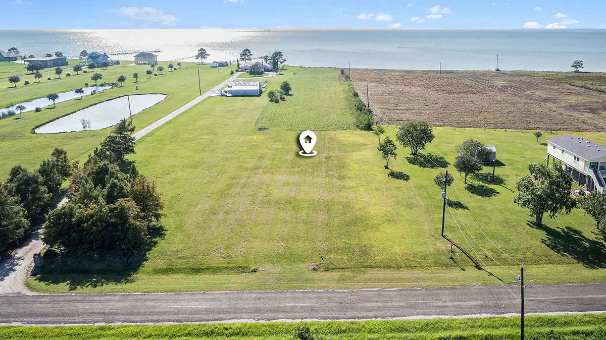 000 W Bayshore Drive, Anahuac, TX 77514 - Image #1