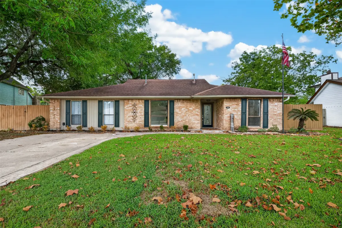 412 Westwood Drive, Friendswood, TX 77546 - #1