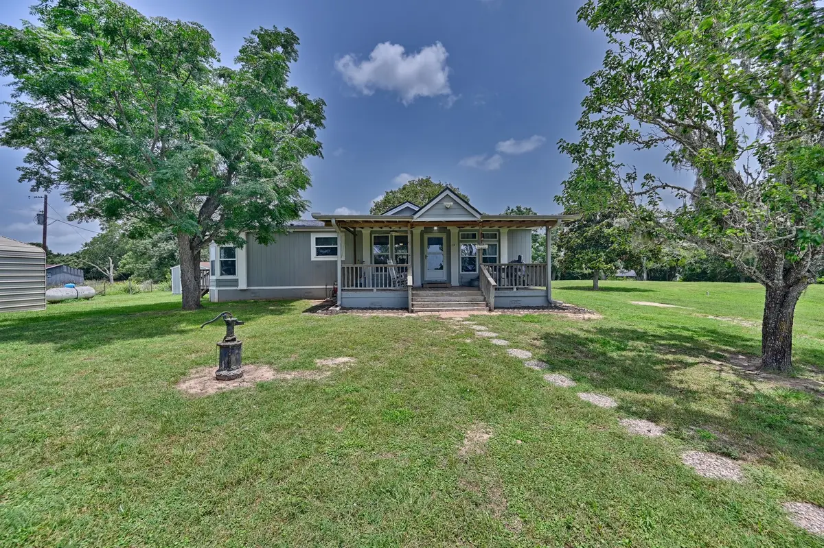 3844 Highway 36 N, Bellville, TX 77418 - #1