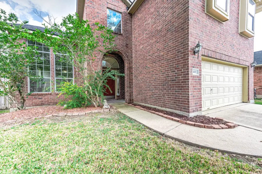 1017 Hamilton Street, Alvin, TX 77511 - Image #3