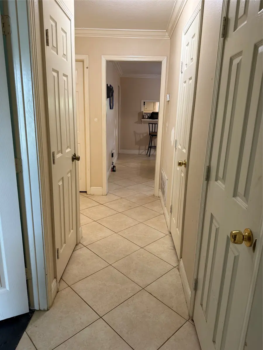 1825 Dolphin Drive, Seabrook, TX 77586 - #2