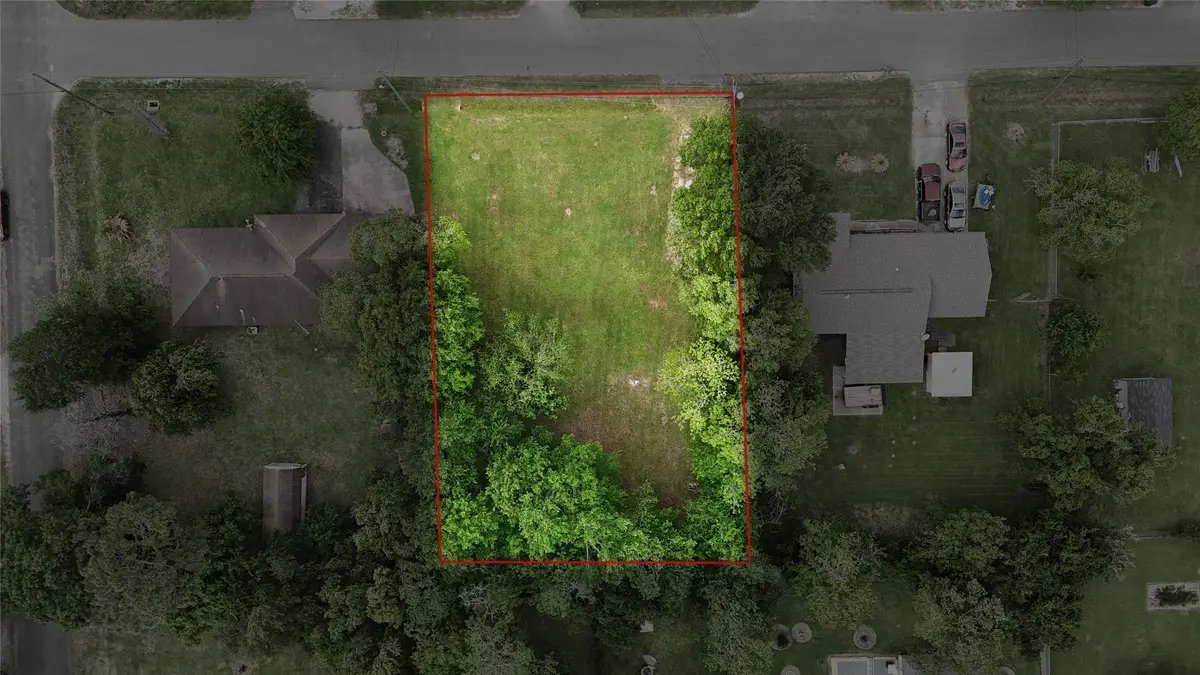 2720 Royal Avenue, Groves, TX 77619 - Image #1