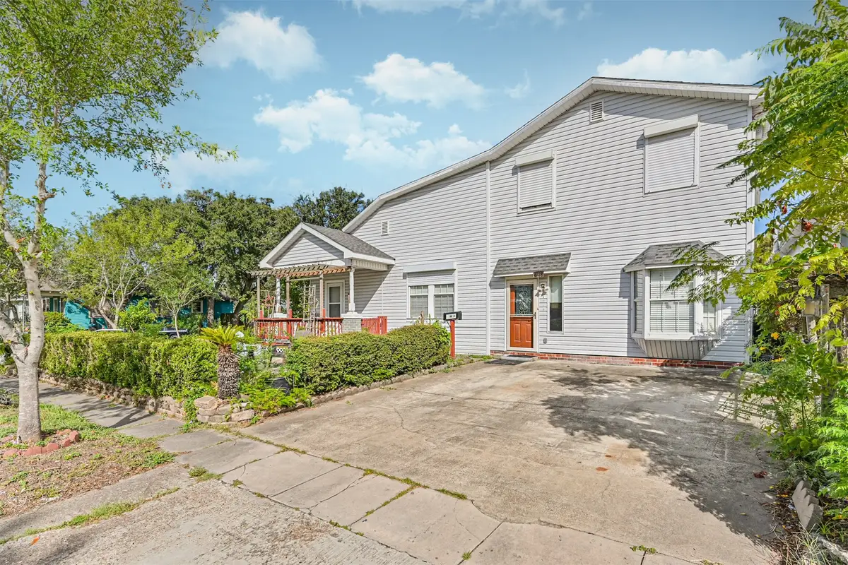 4928 Avenue P, Galveston, TX 77551 - #1
